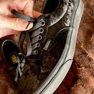 Limited edition Black Velvet VANS